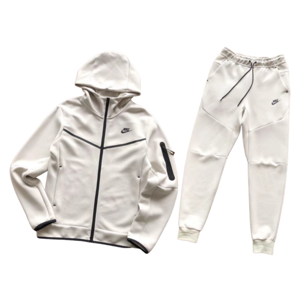 TECH FLEECE – WHITE CREAM 2025