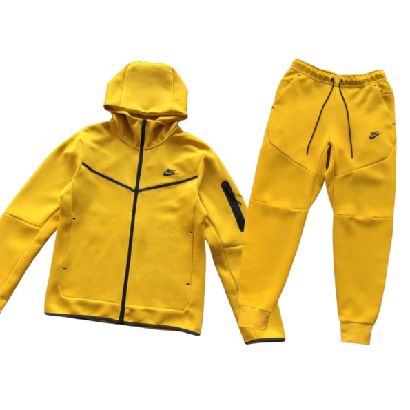 TECH FLEECE – YELLOW 2025