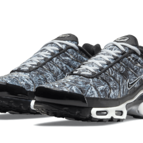 Nike-Air-Max-Plus-Dark-Smoke-Grey-DO6384-001-2_800x_01a5eb61-a98b-4a9e-bd2b-d8b50770a6fe.png