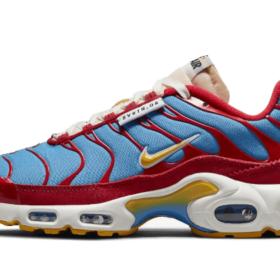 nike-air-max-plus-se-running-club-university-blue-DC9332-600-wethenew-1_1_800x_3b94405b-7fbf-41c4-82a9-8e11fcb9f7f0.png